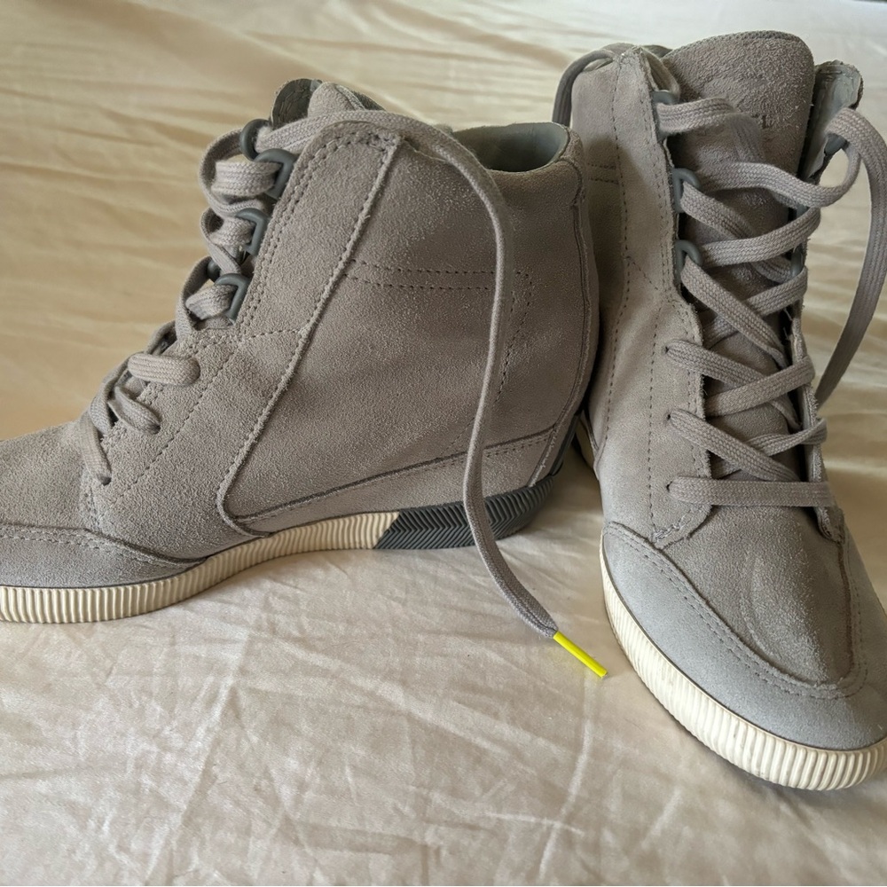 Women’s Sorel Boots Sz 8